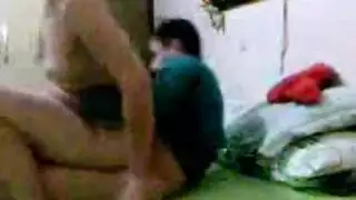 يمارس الجنس بأوضاع سكس مختلفة مع زوجته و ينيكها في وقفة عيد الفطر بعد غياب طويل