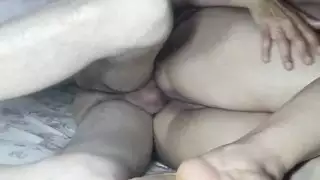 تتناك من الطيز &و هي تستمتع