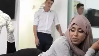 الفتاة العربية الأبنوس الساخنة مارس الجنس من قبل زوجها ميلو بلايز