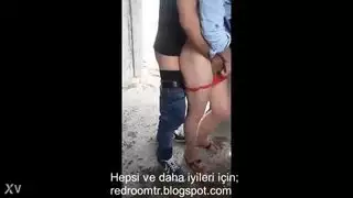 شاب تركي يضاجع امرأة محجبة في موقع البناء