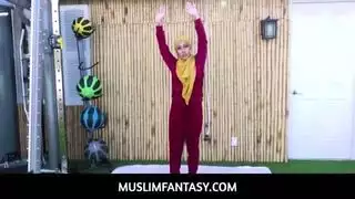 مسلم فانتاسي مدرب اللياقة البدنية يمارس الجنس مع العميل العربي الغريب