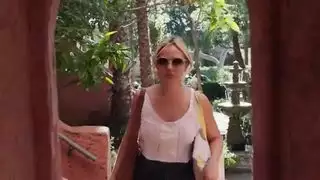 مشاهد جنسية من مسلسل مترجم للعربية