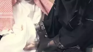 الزوج المشاغب يعاقب الزوجة العربية مع الجنس الصعب