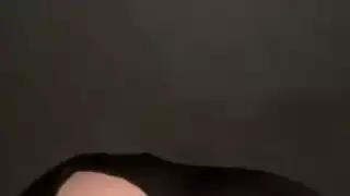 هذه العاهرة ذات الحجاب العربي السميك تثير مؤخرتها بشكل سيء للغاية وستنسى أنها منفردة ولم يتم تربيتها