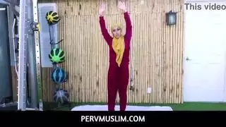 مدرب اللياقة البدنية يمارس الجنس مع العميل العربي الغريب