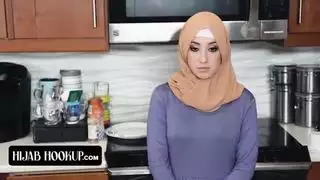 الحجاب هوكوب في سن المراهقة العربية مص الديك ضخمة قبل ركوب عليه من الصعب