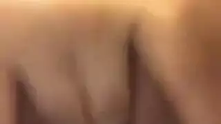تصوير فيديو لبنت شرموطة عربية تبعبص في كسها النار