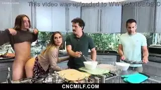 أنا أشعر بالشبع في عيد الشكر هذا، وهو ليس الديك الرومي