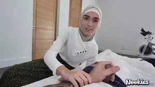 فتاتان محجبتان تمارسان الجنس - سكس مترجم
