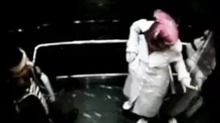 بوس حار في الاسانسير