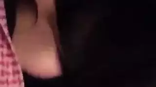 عرض الثدي فتاة عربية