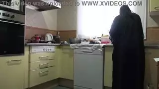 خادمة تركية مسلمة تمارس الجنس الشرجي الخشن مع صاحب عملها في إسطنبول