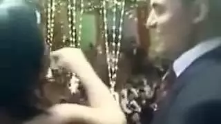 عيلين ولاد لبوه مش راحمين المتناكه اللى تحت منهم ونازلين فشخ فيها وهيا توحوح ومتكيفه