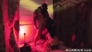 الساخنة المثيرة الرقص العرب عصفور عصفور موجودة!