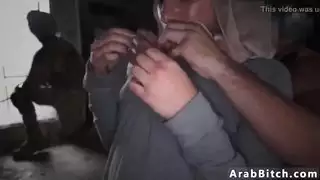 مطبخ زوجين في سن المراهقة العربية وتوصيل ديك عامر الصغير