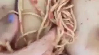المنحرف مسلم سلوتي فتاة لديها الإدمان على ممارسة العادة السرية مع الغذاءالهواة العربية سنو وايت صنم غريب وغريب للغاية المتشددين الإباحية تجميع