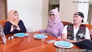 العربية ركوب الديك بينما ابنة يلعق الكرات