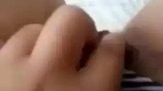 كس تفوح منه رائحة العرق اللعب من قبل فتاة تركية غريبة رائعة